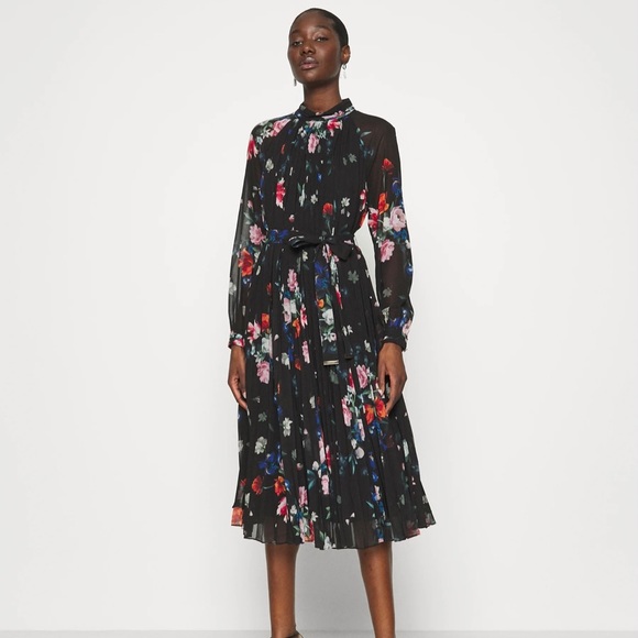 Ted Baker Dresses & Skirts - Ted baker pleated floral dress.Size 1.